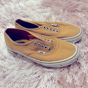 Mustard Women’s Vans light wear and tear. Women’s 8.5